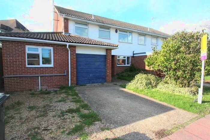 4 Bedroom Property To Rent In Vancouver Close, Worthing, BN13