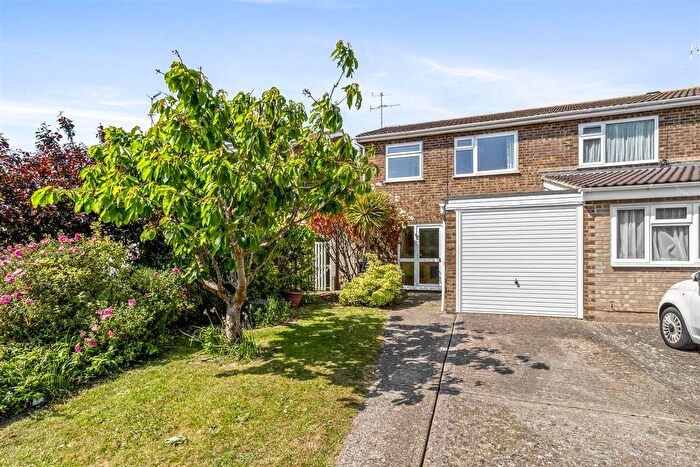 3 Bedroom Property For Sale In Canberra Road, Worthing, BN13