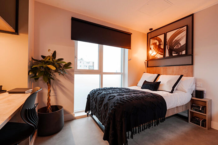 1 Bedroom Block Of Apartments To Rent In Ilderton Road, London, SE15