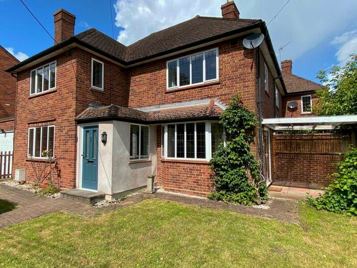 3 Bedroom Semi-Detached House To Rent In Central Marlow, SL7