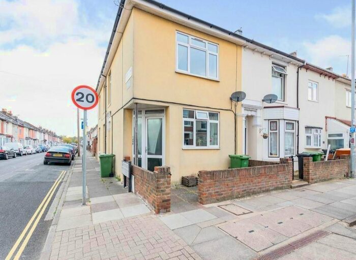 2 Bedroom Flat To Rent In Twyford Avenue, Portsmouth PO2