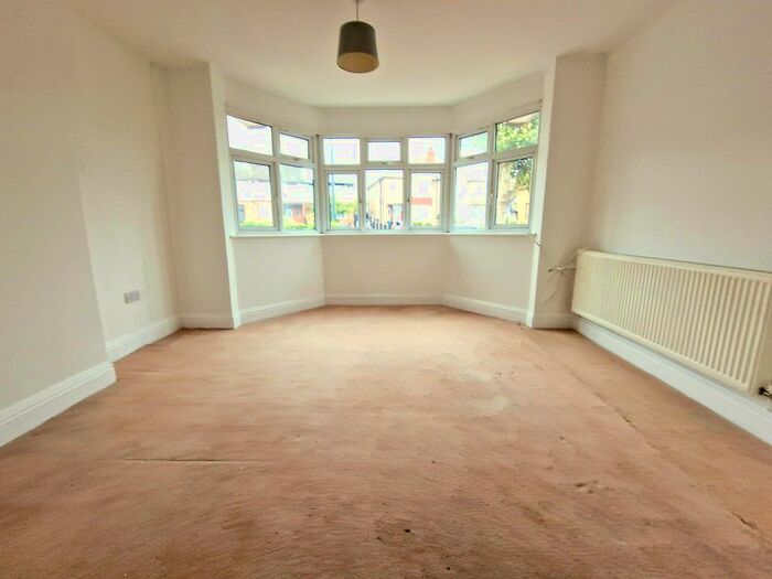 Studio To Rent In Dollis Hill Lane, London, NW2