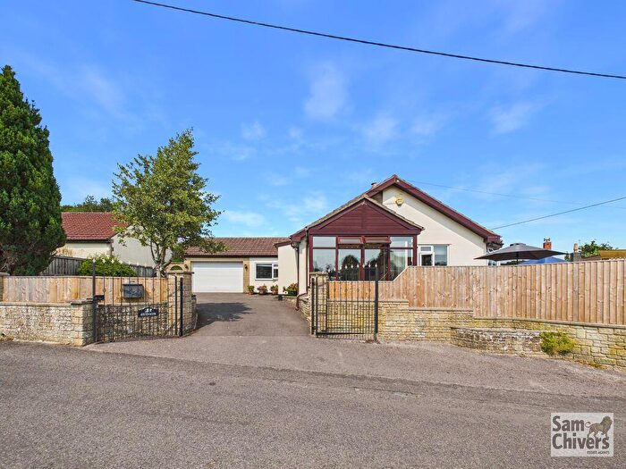 3 Bedroom Detached House For Sale In Kingsway, Holcombe, BA3