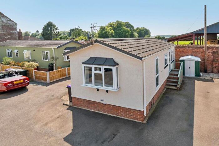 1 Bedroom Park Home For Sale In Lodge Park Homes, Market Place, Tattershall, LN4