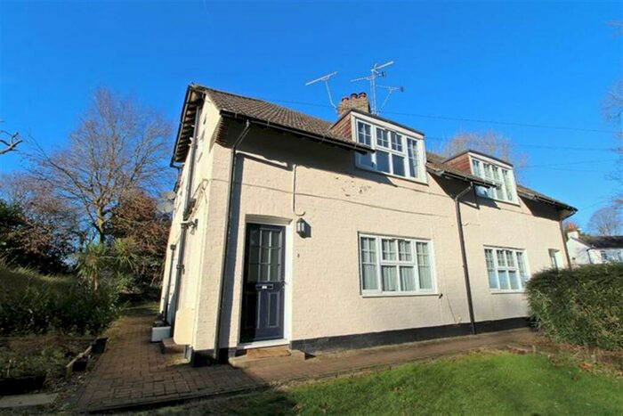 1 Bedroom Flat To Rent In Cherry Trees, Whitemans Green, Cuckfield, Haywards Heath, RH17