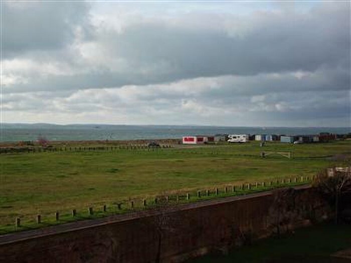 2 Bedroom Flat To Rent In Hayling Island, PO11