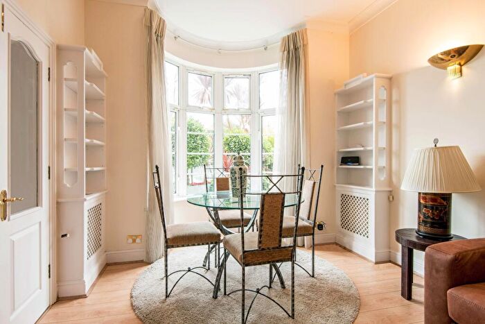 2 Bedroom Apartment To Rent In Hall Road, St John's Wood, London, NW8