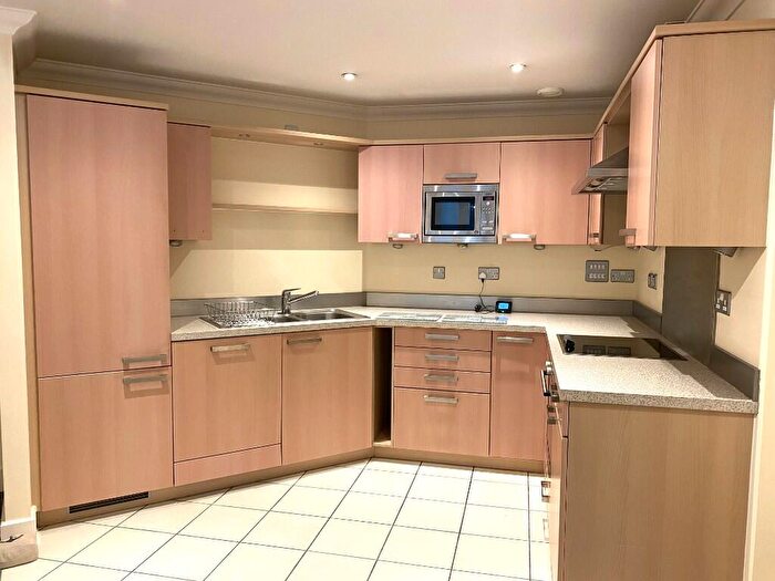 2 Bedroom Apartment To Rent In Grand Parade, Eastbourne, East Sussex, BN21