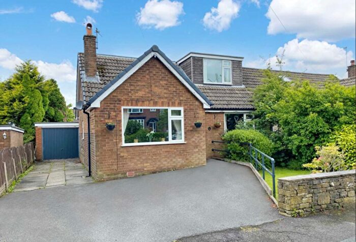 4 Bedroom Semi-Detached House For Sale In Hampden Road, Clough, Shaw, Oldham, OL2