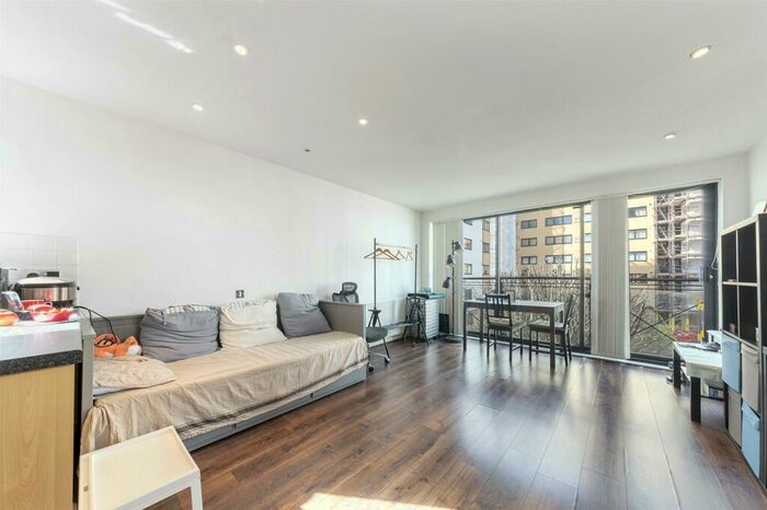 1 Bedroom Apartment To Rent In Galaxy Building, Crews Street, London, E14
