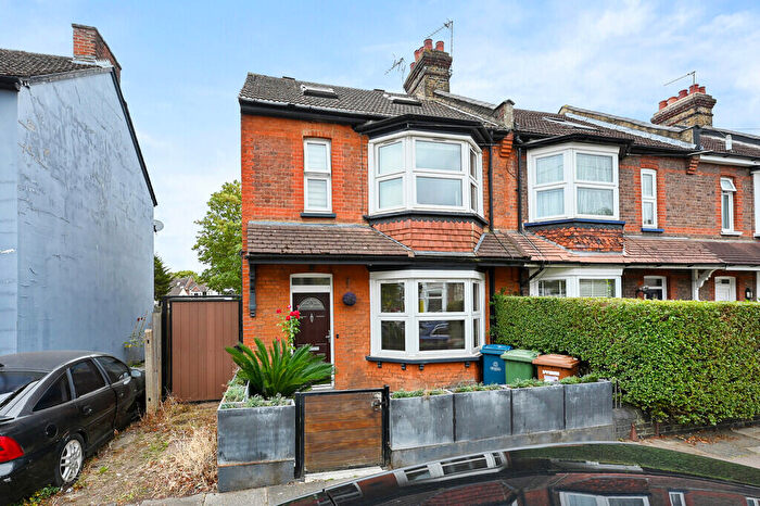 3 Bedroom End Of Terrace House For Sale In Havelock Road, Harrow, HA3