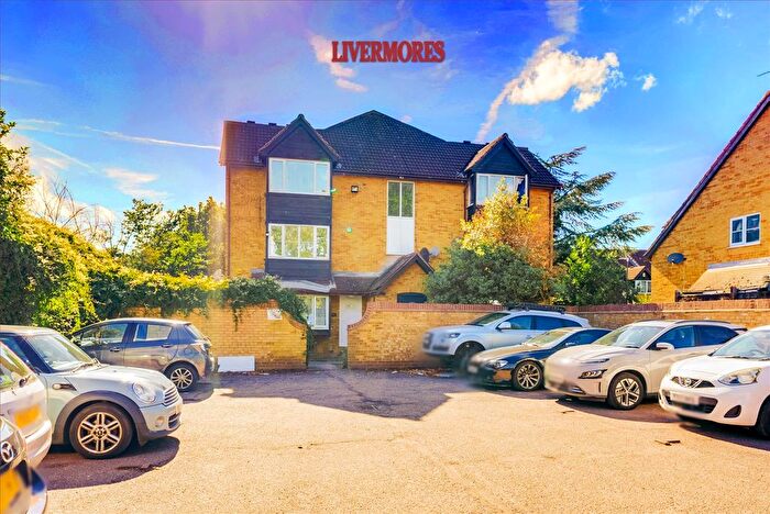 Studio For Sale In Knights Manor Way, Dartford, Kent, DA1