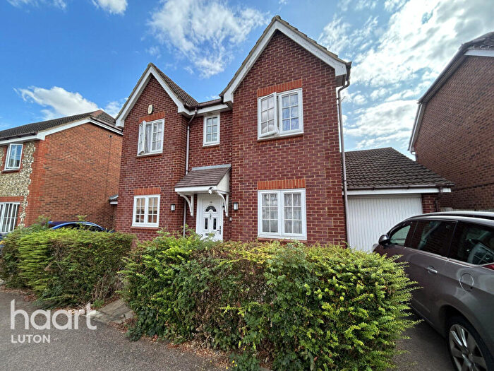 4 Bedroom Semi-Detached House To Rent In Lomond Way, Stevenage, SG1