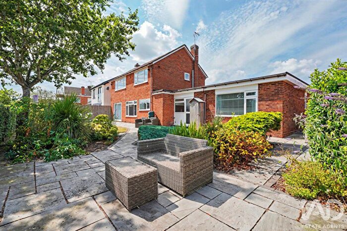 4 Bedroom Detached House For Sale In Sunnyside Lane, Coventry, CV7