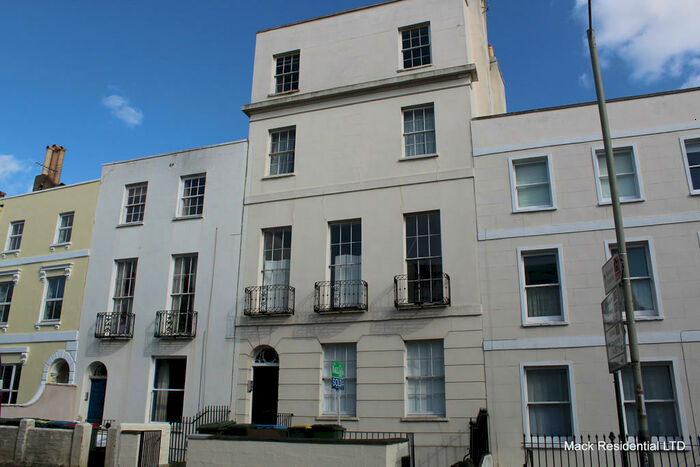 2 Bedroom Flat To Rent In Hewlett Road, Cheltenham, GL52