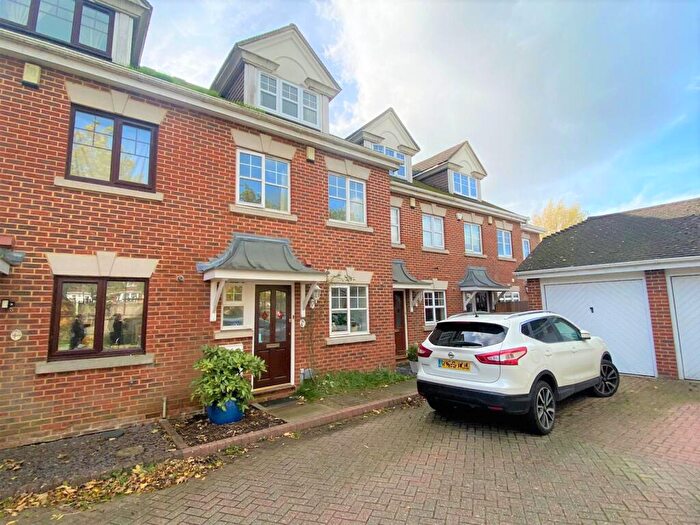 4 Bedroom House To Rent In Riverside, Guildford, Surrey, GU1