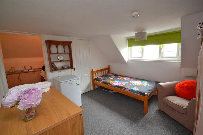 Studio To Rent In A/ Heavitree Road, Exeter, Devon, EX1