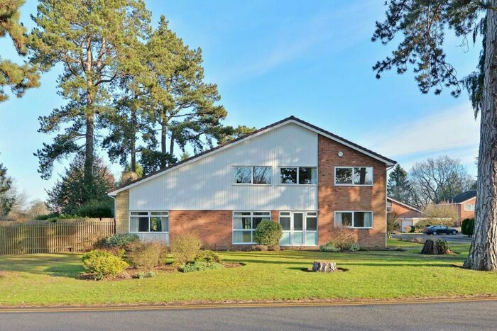 4 Bedroom House For Sale In Fiddlers Green, Hampton-in-Arden, B92