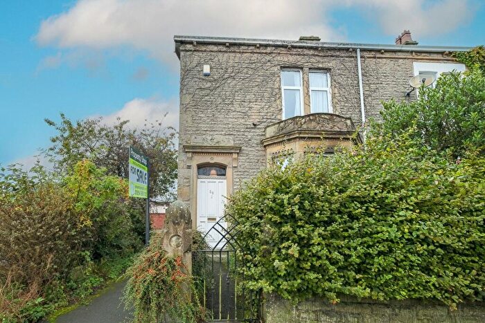 4 Bedroom End Of Terrace House For Sale In Station Road, Rishton, Blackburn, Lancashire, BB1