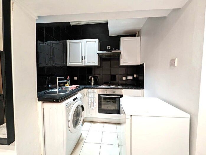 1 Bedroom Studio To Rent In Acre Lane, London, SW2