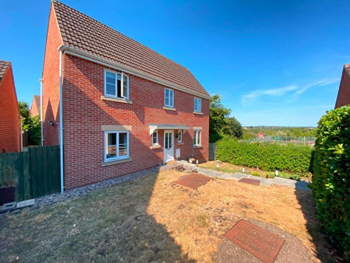 4 Bedroom Detached House For Sale In Bolts Croft, Chippenham, SN15