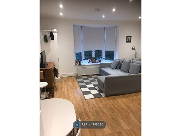 Studio To Rent In High Street, London, SE20