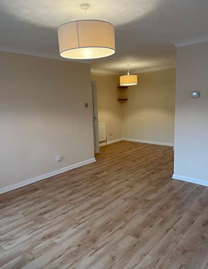 1 Bedroom Flat To Rent In Meadowbank, Watford, Hertfordshire, WD19