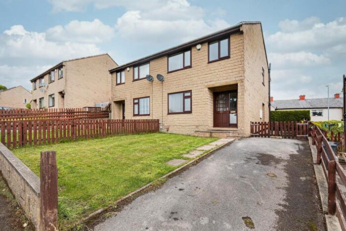 3 Bedroom House To Rent In Bracewell Drive, Halifax, HX3