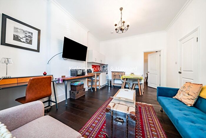 1 Bedroom Flat To Rent In Southdown Road, London, SW20