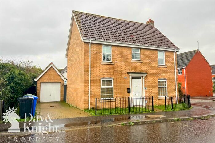 4 Bedroom Detached House To Rent In Holystone Way, Carlton Colville, Lowestoft, NR33