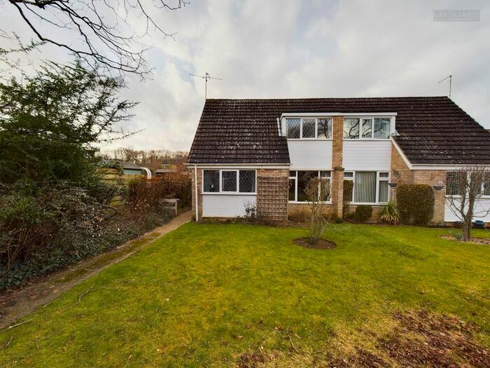 3 Bedroom Chalet For Sale In Dunsberry, Bretton, Peterborough, PE3