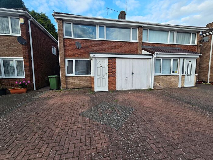 3 Bedroom Semi-Detached House To Rent In Spring Parklands, Dudley, DY1