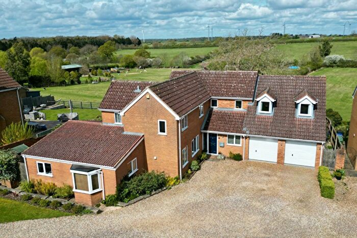 4 Bedroom Detached House For Sale In Forest Glade, Hartwell, Northamptonshire, NN7