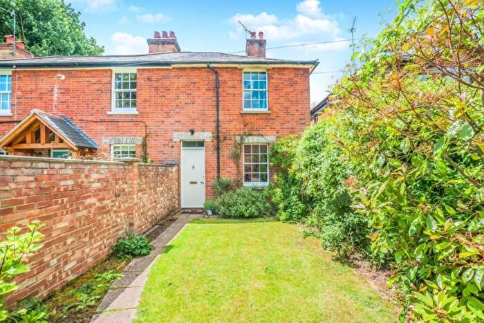 2 Bedroom Semi Detached House For Sale In Altwood Road, Maidenhead, SL6