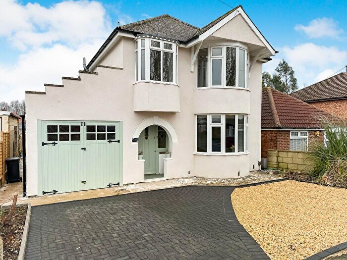 3 Bedroom Detached House For Sale In Wheeler Avenue, Swindon, Wiltshire, SN2