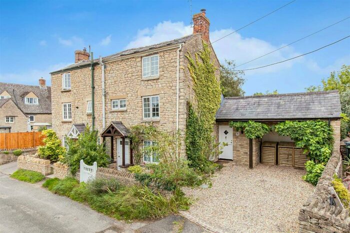 2 Bedroom Cottage For Sale In Manor Road, Bladon, OX20