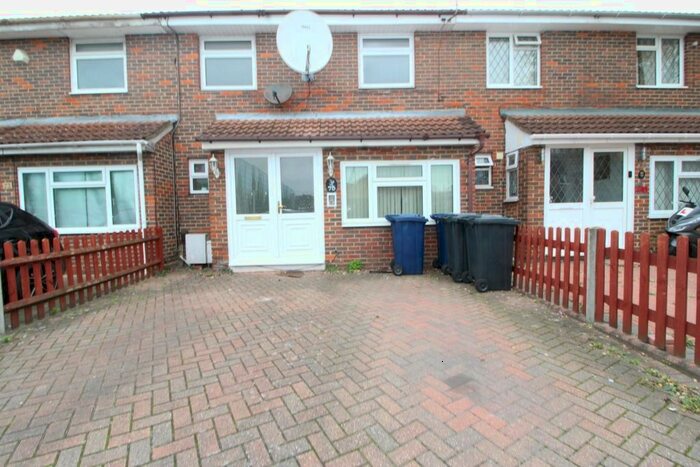 5 Bedroom Terraced House To Rent In Almond Avenue, London W5