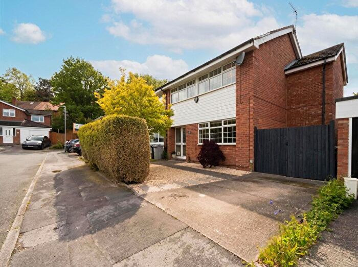 3 Bedroom Semi-Detached House For Sale In Sevenoaks Close, Macclesfield, SK10
