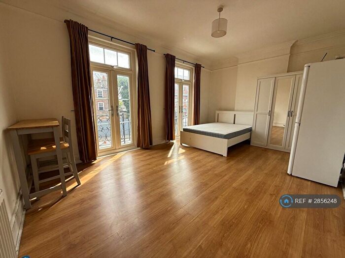 Studio To Rent In London Road, Mitcham, CR4