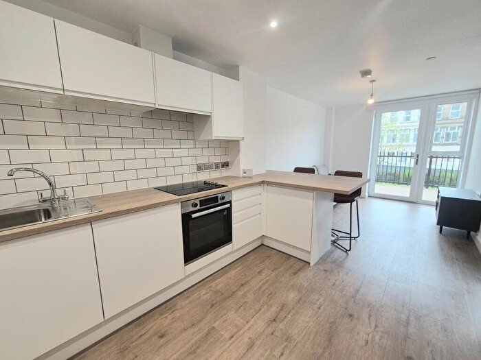 1 Bedroom Apartment To Rent In Cow Green, Halifax, HX1