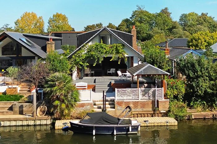 3 Bedroom Detached House For Sale In The Island, Thames Ditton, Surrey, KT7