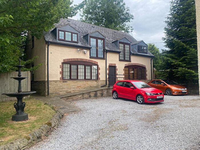 Studio To Rent In Coach House, Hollingwood, Chesterfield, S43