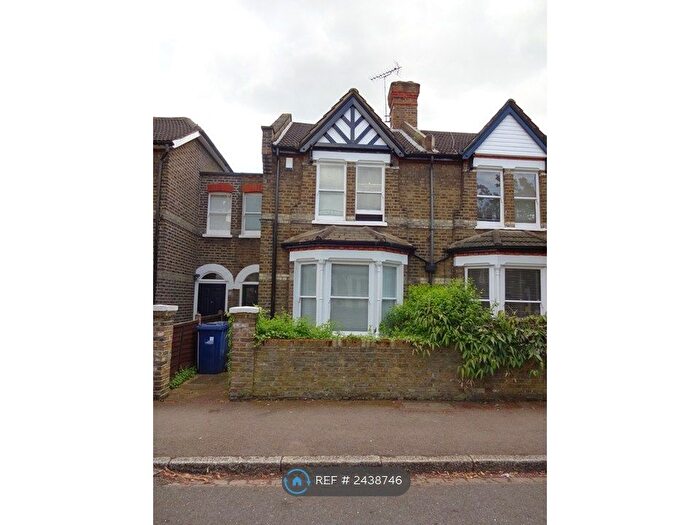 3 Bedroom Terraced House To Rent In Hastings Road, London, W13