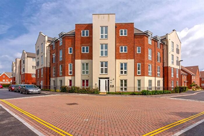 2 Bedroom Flat To Rent In Cambrian Way, Worthing, BN13