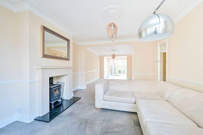 4 Bedroom Property For Sale In Barnfield Road, Pitshanger Lane, London, W5