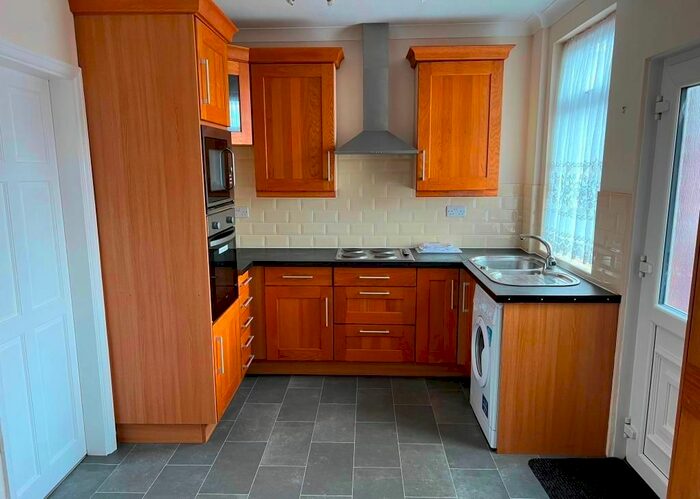 2 Bedroom Terraced House To Rent In Midhill Road, Sheffield, S2