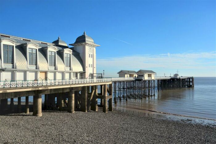 2 Bedroom Flat To Rent In Alexandra Court, The Esplanade, Penarth, CF64