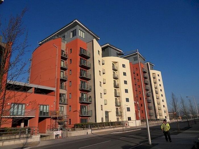 2 Bedroom Flat To Rent In South Quay, Kings Road, Swansea., SA1