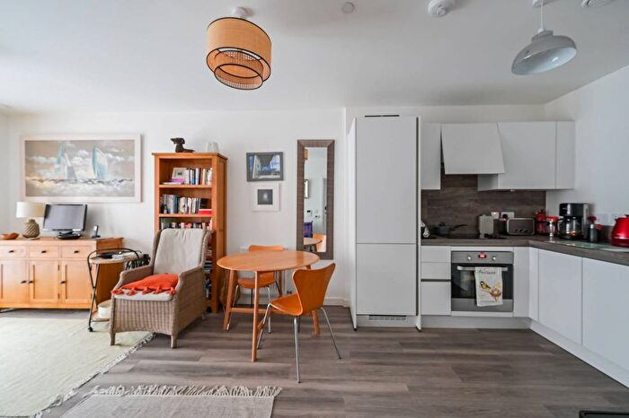 1 Bedroom Flat To Rent In Cornwell House, East Ham, London, E6