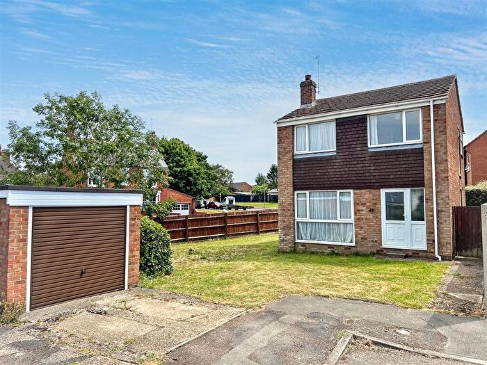 3 Bedroom Detached House For Sale In Mill Road, Bozeat, Wellingborough, NN29